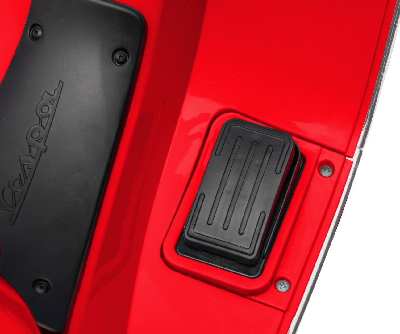 Milly Mally Pojazd na akumulator Vespa GTS Super Red — zdjęcie 10