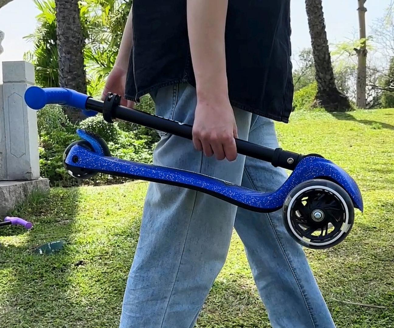 ND18_6251 Milly Mally Scooter Sparky Blue