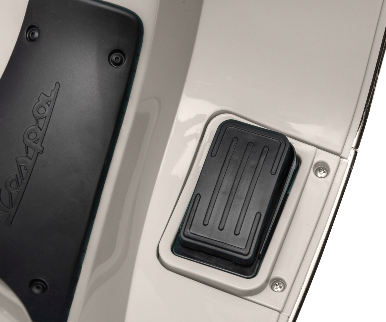 Milly Mally Pojazd na akumulator Vespa GTS Super White — zdjęcie 11