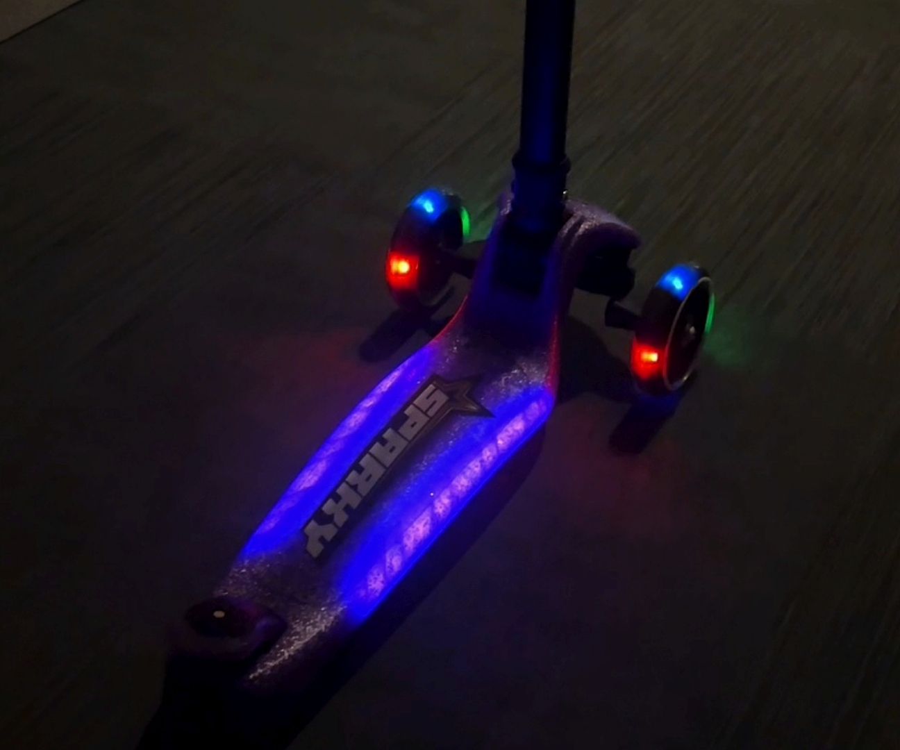 ND18_6249 Milly Mally Scooter Sparky Violet