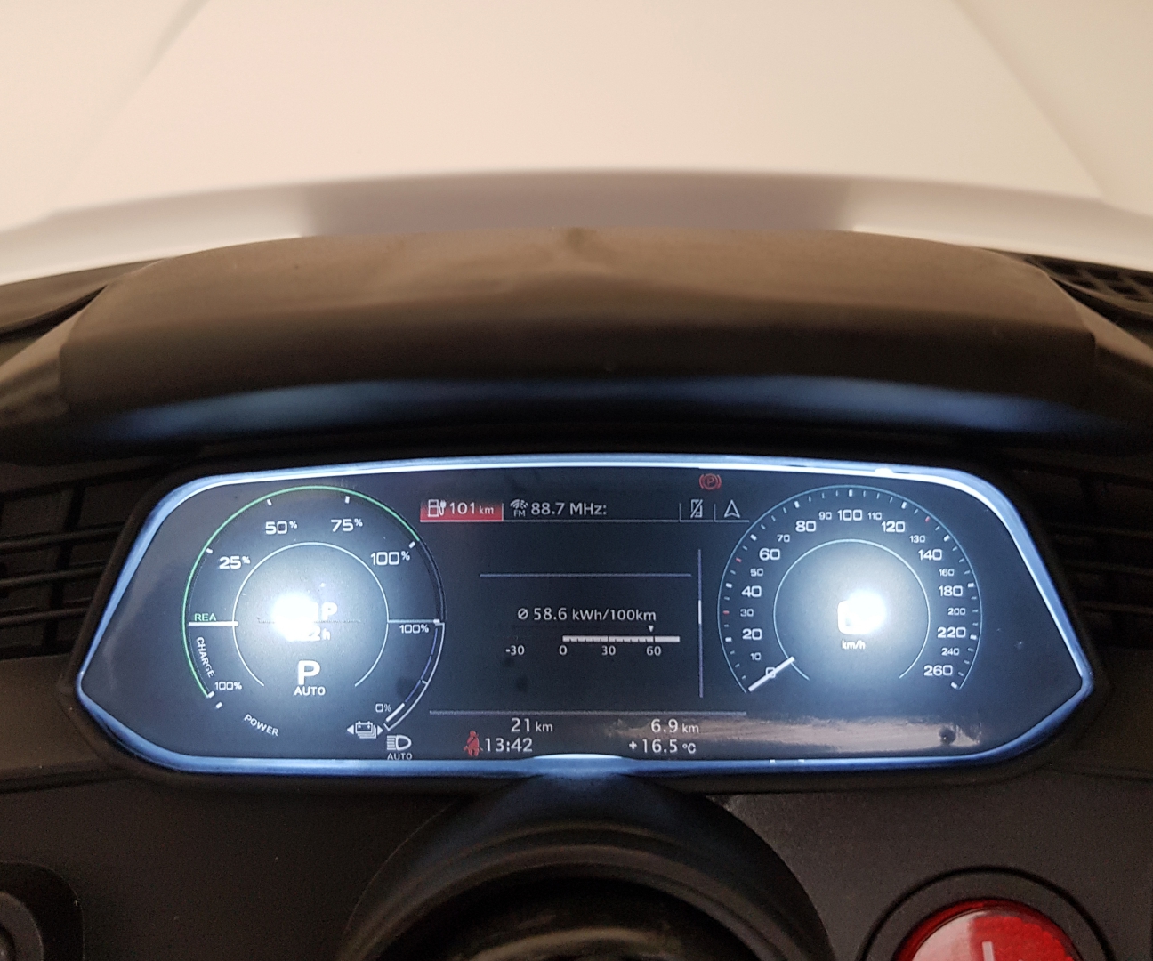 Milly Mally Pojazd na akumulator Audi E-Tron Sportback White — zdjęcie 12